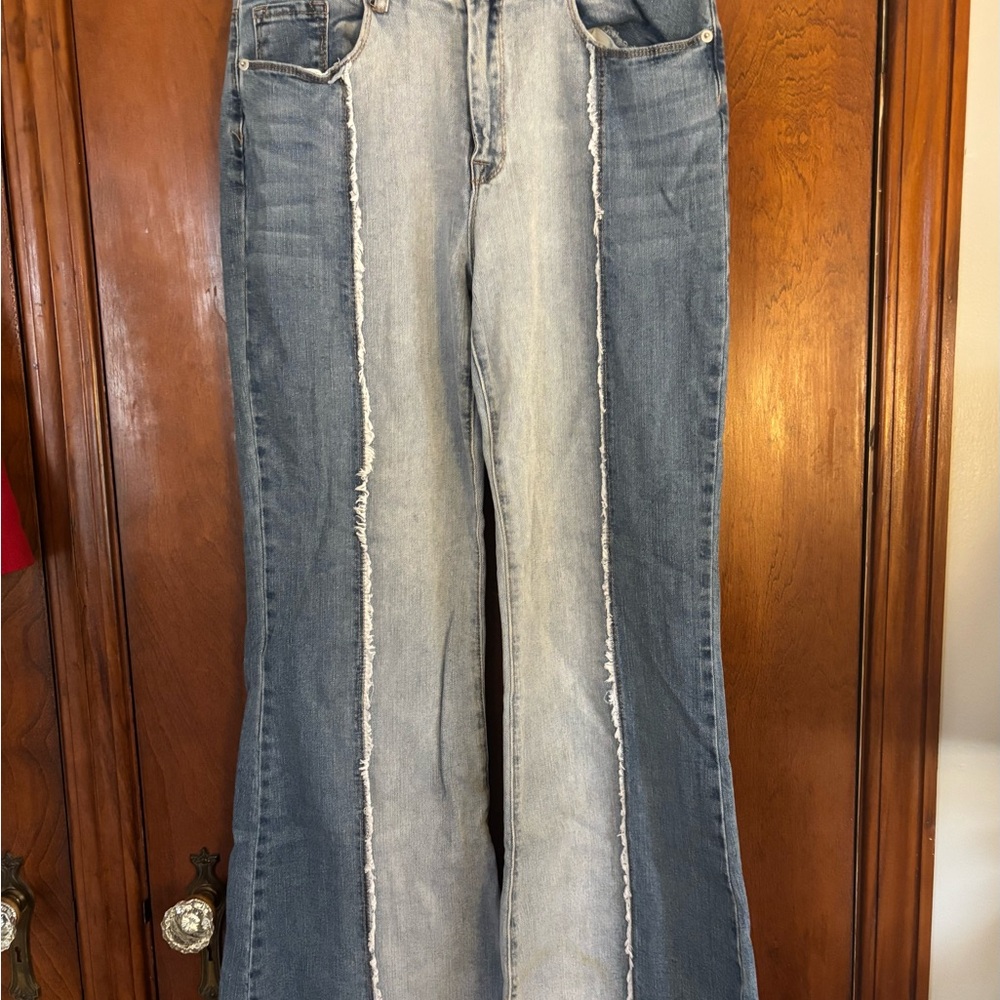 Rue 21 Two-Tone Light Blue Frayed Seam Jeans Size 9